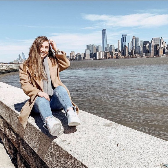 Meet your Posher, Haley - Picture 3 of 3